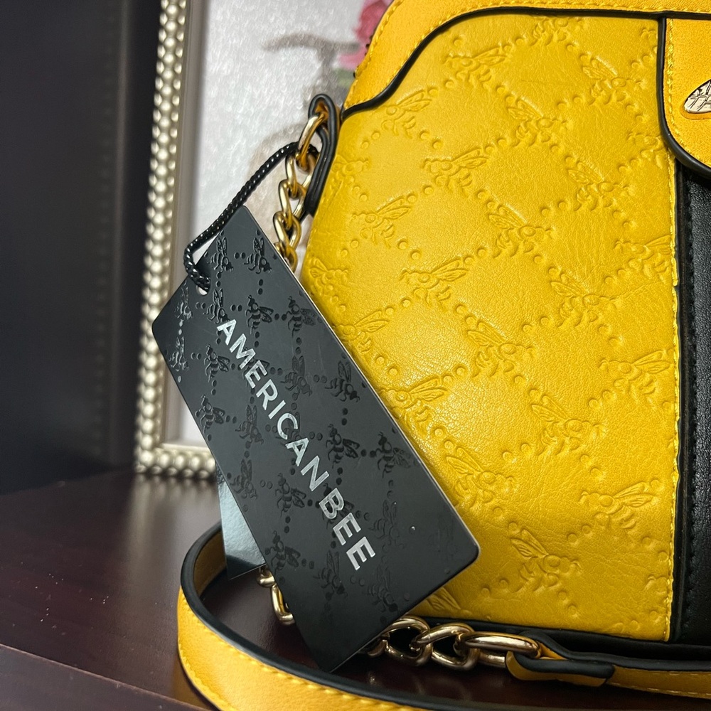 American Bee Yellow Crossbody Dome Bag - Picture 3 of 10